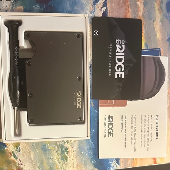 The Ridge Titanium Wallet - Picture 2 of 3